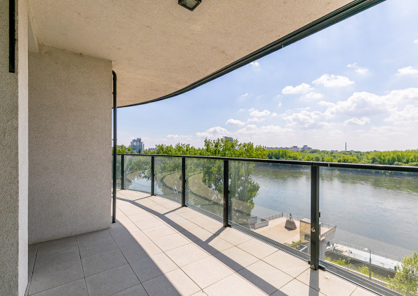 PRENAJATÉ - ZUCKERMANDEL-3 izb.byt 100m2 + loggia, parking.