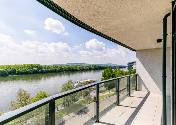 PRENAJATÉ - ZUCKERMANDEL-3 izb.byt 100m2 + loggia, parking.