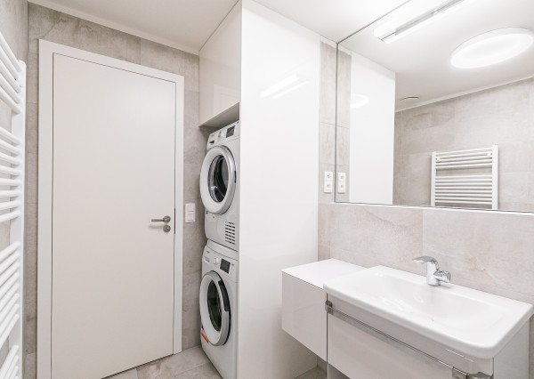 PRENAJATÉ - ZUCKERMANDEL-3 izb.byt 100m2 + loggia, parking.