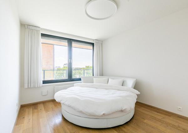 PRENAJATÉ - ZUCKERMANDEL-3 izb.byt 100m2 + loggia, parking.