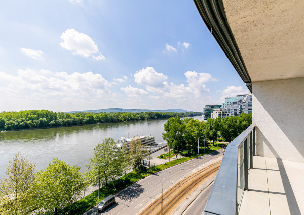 PRENAJATÉ - ZUCKERMANDEL-3 izb.byt 100m2 + loggia, parking.