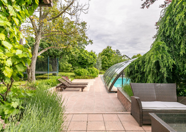 PREDANÉ - 6 izb.rodinný dom s bazénom, TOP záhradou-ZB.