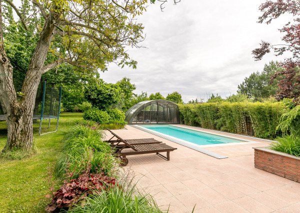 PREDANÉ - 6 izb.rodinný dom s bazénom, TOP záhradou-ZB.