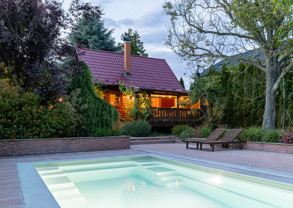 PREDANÉ - 6 izb.rodinný dom s bazénom, TOP záhradou-ZB.