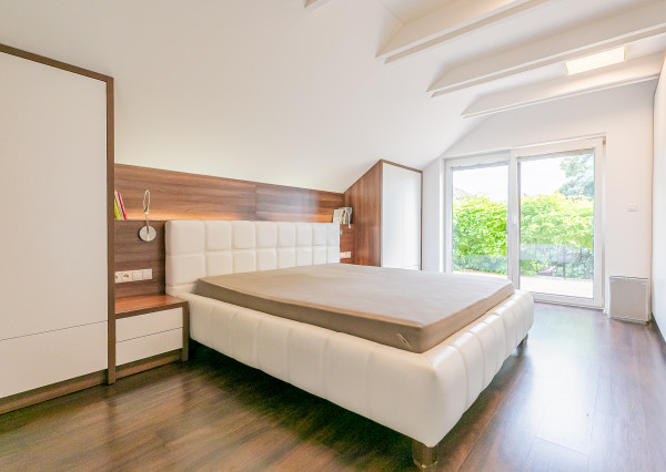 PREDANÉ - 6 izb.rodinný dom s bazénom, TOP záhradou-ZB.