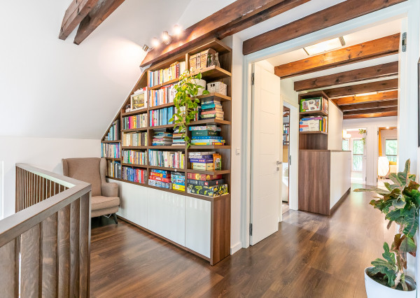 PREDANÉ - 6 izb.rodinný dom s bazénom, TOP záhradou-ZB.