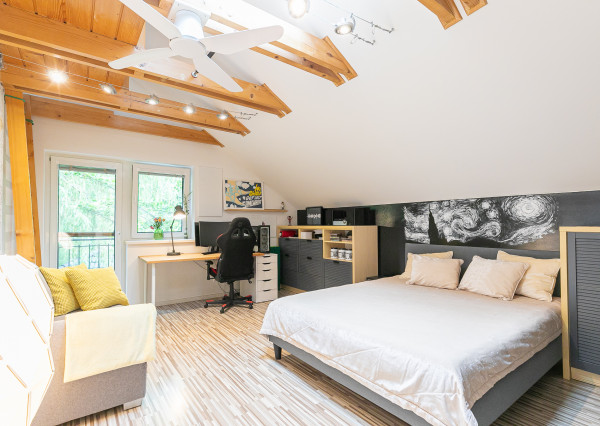 PREDANÉ - 6 izb.rodinný dom s bazénom, TOP záhradou-ZB.