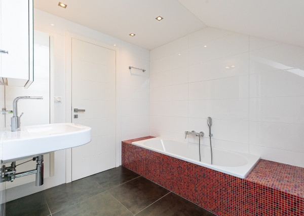 PREDANÉ - 6 izb.rodinný dom s bazénom, TOP záhradou-ZB.