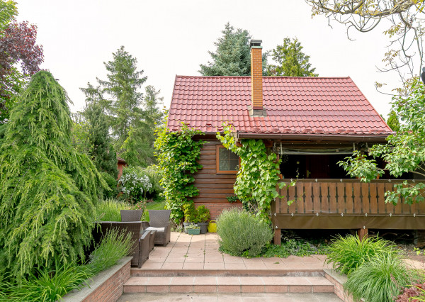 PREDANÉ - 6 izb.rodinný dom s bazénom, TOP záhradou-ZB.