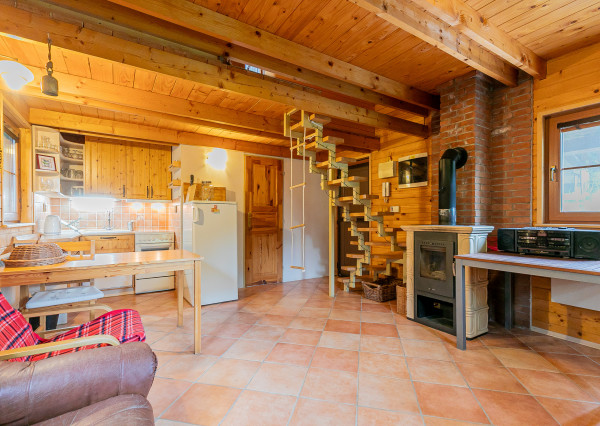 PREDANÉ - 6 izb.rodinný dom s bazénom, TOP záhradou-ZB.