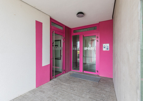 Šikovný zariadený 1i byt s balkónom v Slnečniciach POP