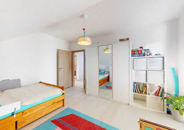 Na predaj priestranný 4-izbový dom v  Stupave