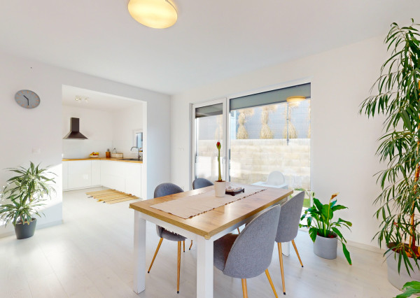 Na predaj priestranný 4-izbový dom v  Stupave