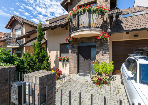 PREDANÉ- rod.dom v blízkosti Stupavského parku-ul.DUBOVÁ