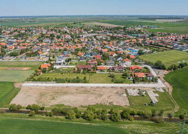 Pozemoky v novo dokončenej lokalite, Štvrtok na ostrove
