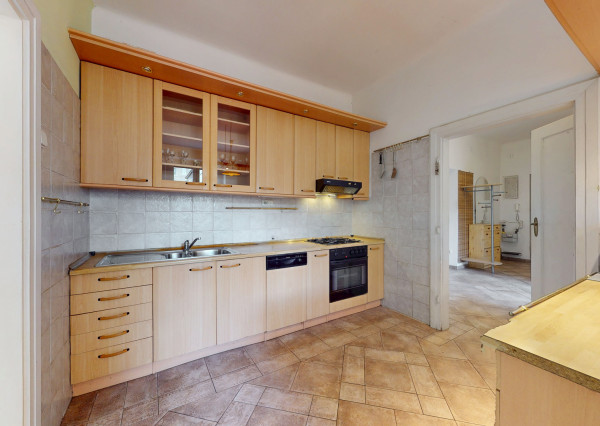 Veľký 3,5-izbový byt pri parku na Kmeťovom námestí, BA I