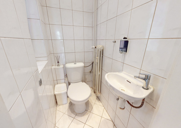 Veľký 3,5-izbový byt pri parku na Kmeťovom námestí, BA I