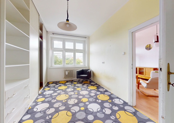 Veľký 3,5-izbový byt pri parku na Kmeťovom námestí, BA I