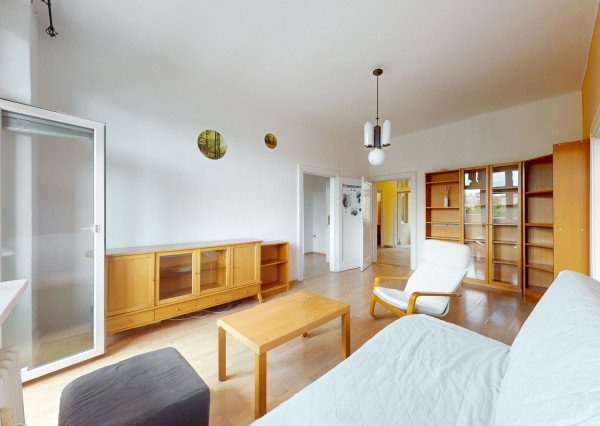 Veľký 3,5-izbový byt pri parku na Kmeťovom námestí, BA I