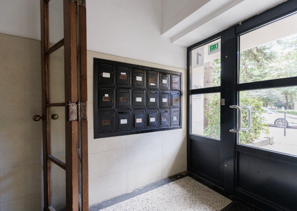 Veľký 3,5-izbový byt pri parku na Kmeťovom námestí, BA I