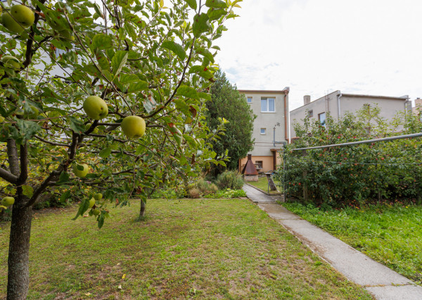 Pokojné bývanie vo Vajnoroch so záhradou