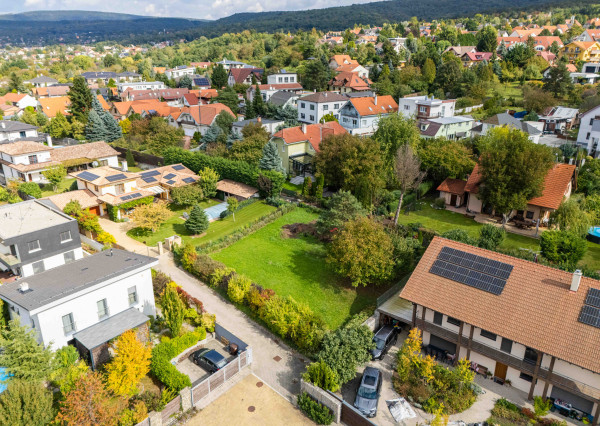 PREDANÉ, STAVEBNÝ POZEMOK 683m2 v tichej časti ZB.