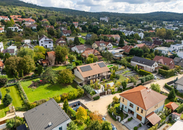 PREDANÉ, STAVEBNÝ POZEMOK 683m2 v tichej časti ZB.