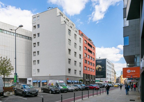 UL.DUNAJSKÁ-byt 48m2,kompl.zariadený,klimatizácia,vys.stropy.