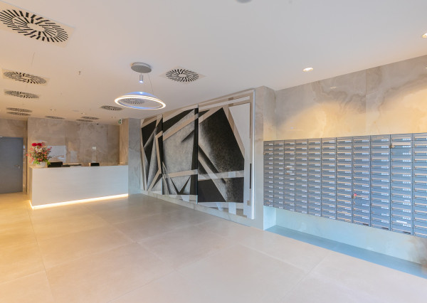 Úplne NOVÝ zariadený 3 izb.byt METROPOLIS + parking, pivnica.