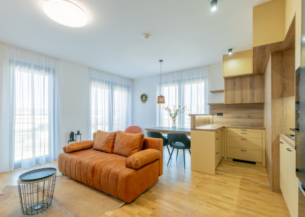 Úplne NOVÝ zariadený 3 izb.byt METROPOLIS + parking, pivnica.