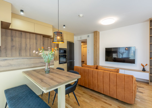 Úplne NOVÝ zariadený 3 izb.byt METROPOLIS + parking, pivnica.