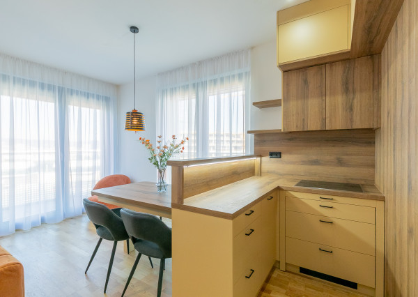 Úplne NOVÝ zariadený 3 izb.byt METROPOLIS + parking, pivnica.