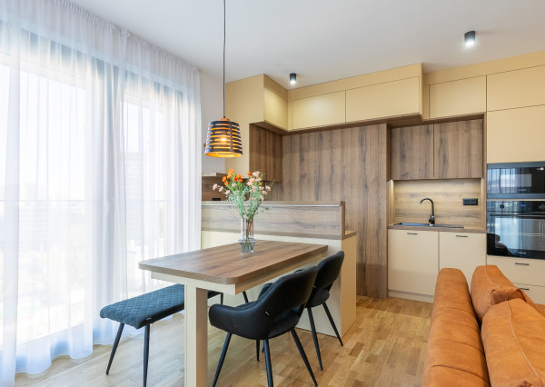 Úplne NOVÝ zariadený 3 izb.byt METROPOLIS + parking, pivnica.