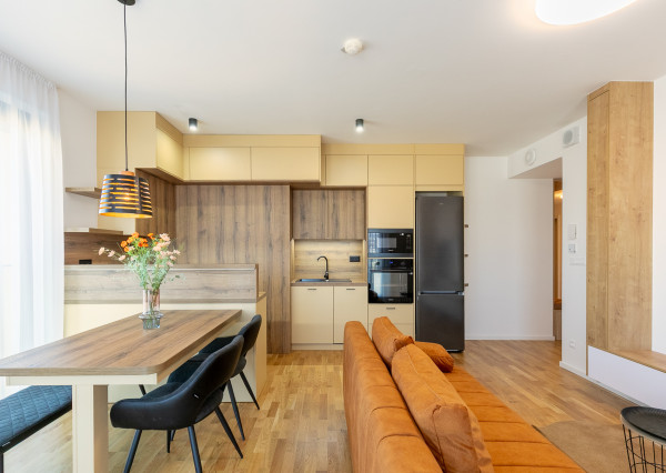 Úplne NOVÝ zariadený 3 izb.byt METROPOLIS + parking, pivnica.