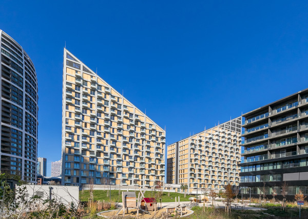 Úplne NOVÝ zariadený 3 izb.byt METROPOLIS + parking, pivnica.