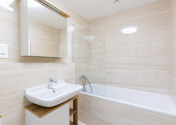 Úplne NOVÝ zariadený 3 izb.byt METROPOLIS + parking, pivnica.