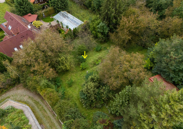 STAVEBNÝ POZEMOK 966m2 v slepej ul.Nevská-pod Strmým vŕškom.