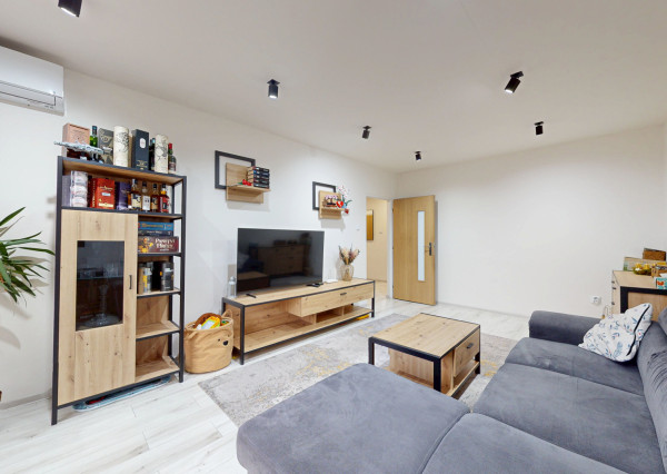 Svetlý 2-izbový byt po rekonštrukcii v Ružinove – Jašíková