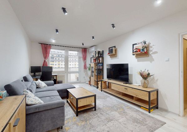 Svetlý 2-izbový byt po rekonštrukcii v Ružinove – Jašíková