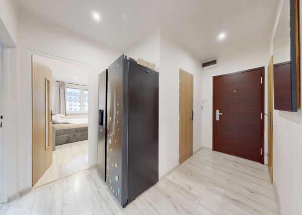 Svetlý 2-izbový byt po rekonštrukcii v Ružinove – Jašíková