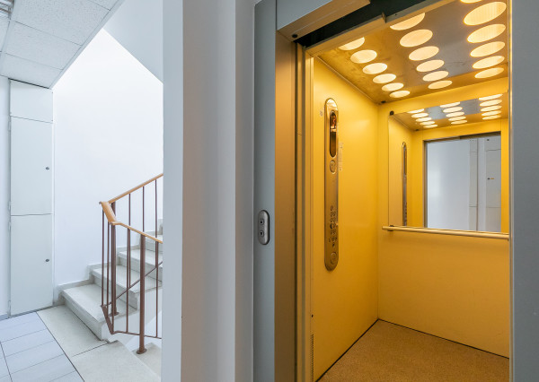 PRIESTRANNÝ 3 izb.byt, garáž, klimatizácia v TOP časti BA IV