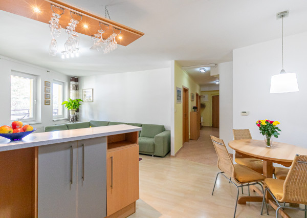 PRIESTRANNÝ 3 izb.byt, garáž, klimatizácia v TOP časti BA IV