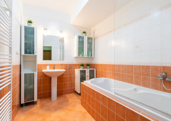 PRIESTRANNÝ 3 izb.byt, garáž, klimatizácia v TOP časti BA IV