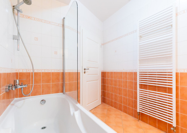 PRIESTRANNÝ 3 izb.byt, garáž, klimatizácia v TOP časti BA IV