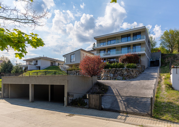 NOVOSTAVBA-5 izb.mezonet 165 m2,kompletne zariadený+ZÁHRADKA.
