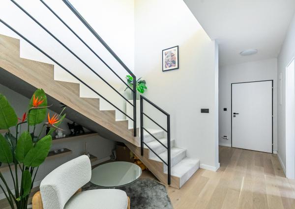 NOVOSTAVBA-5 izb.mezonet 165 m2,kompletne zariadený+ZÁHRADKA.