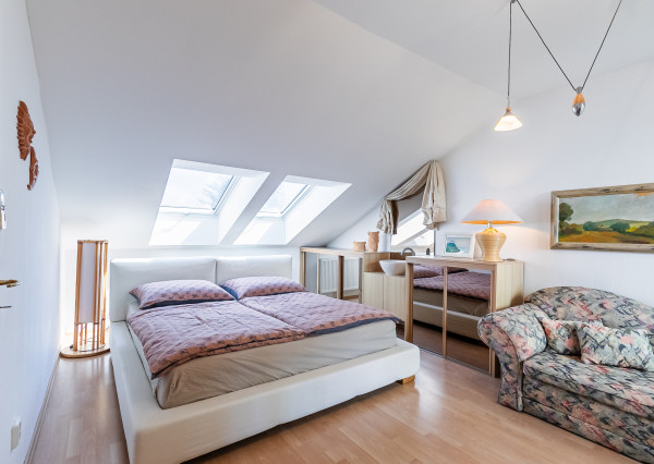 6 izb.rodinný dom,pozemok 837m2,letná kuchyňa v TOP lokalite.