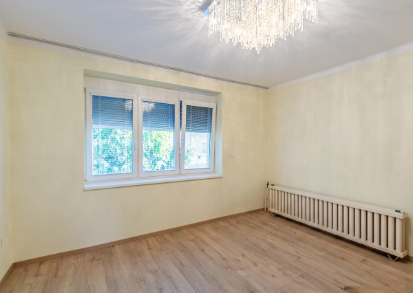 6 izb.rodinný dom,pozemok 837m2,letná kuchyňa v TOP lokalite.