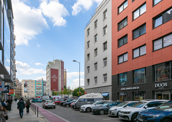 DUNAJSKÁ ULICA-3 izb.byt 90 m2 + loggia, kompletne zariadený.