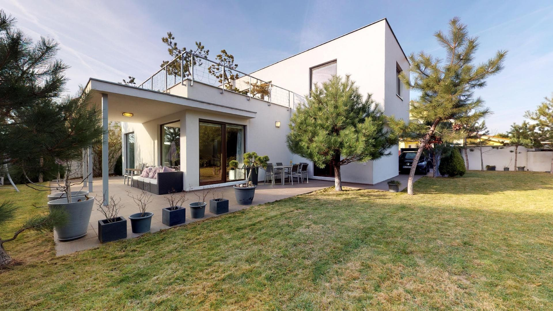 PREDANÉ -Moderná novostavba, ideálny dom pre rodinný život v Marianke.